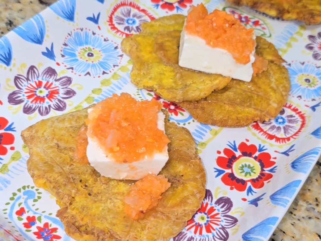 🧀 Tostones con Queso